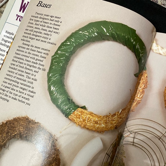 Wreaths 'Round the Year by Dawn Cusick & Rob Pulleyn - used - Picture 4 of 8